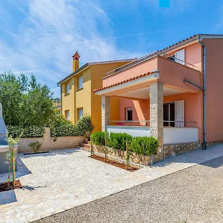 펜션 Gorgeous In With Kitchen Ližnjan