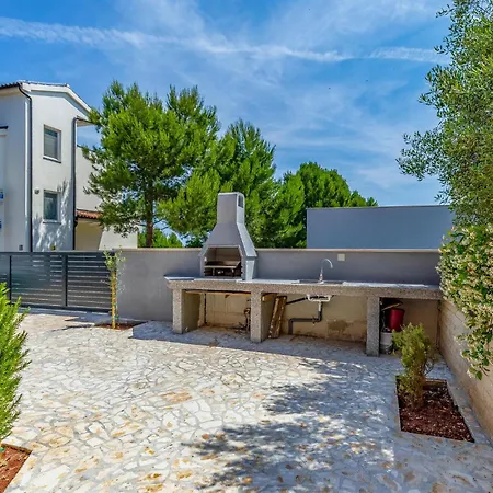 Gorgeous In With Kitchen 펜션