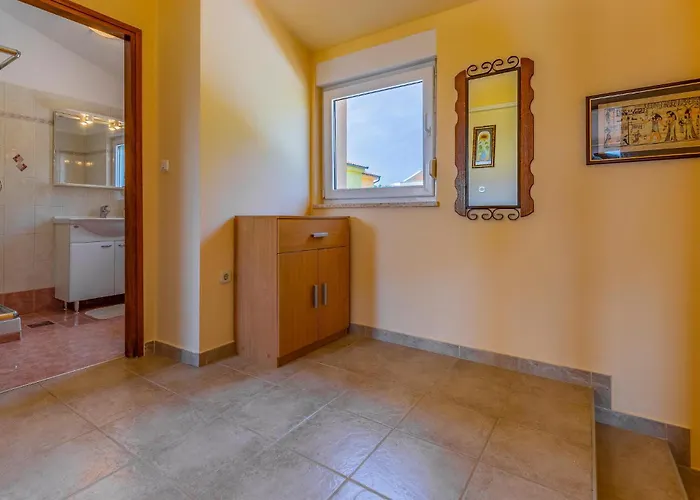 Gorgeous In With Kitchen Ližnjan