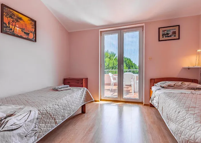 Gorgeous In With Kitchen * Ližnjan